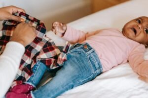Cozy & Safe: Tips for Choosing Baby Clothes with Care
