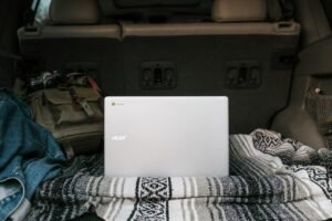 Traveling & Working Remotely: Your Ultimate Starter Guide