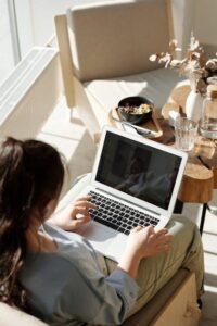 Stay Fit Working from Your Laptop: Easy Daily Tips